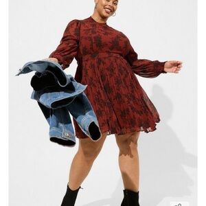 NWOT Mini Turtleneck Crinkle Chiffon Pleated Dress Sz 2